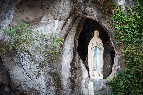 Virgen de Lourdes - padre Carlos Yepes